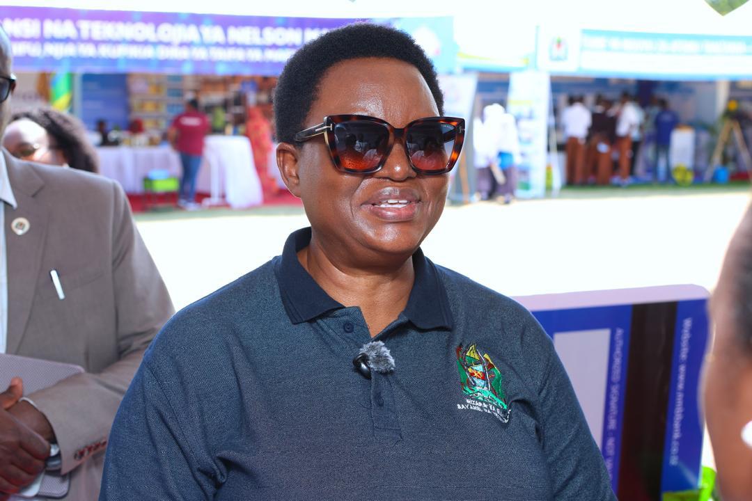 KM - WIZARA YA ELIMU AIPONGEZA HESLB KWA ELIMU NA MAKUSANYO YA MIKOPO ILIYOIVA