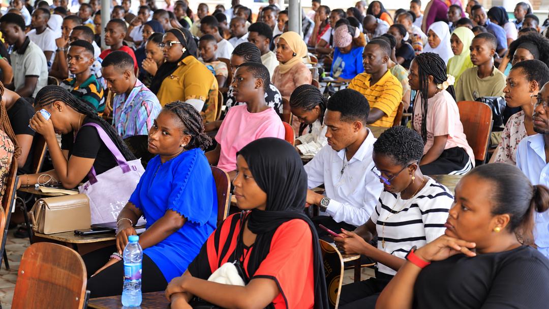 HESLB Yatumia ‘Orientation’ Kuimarisha Uelewa Mikopo kwa Wanafunzi 7,970