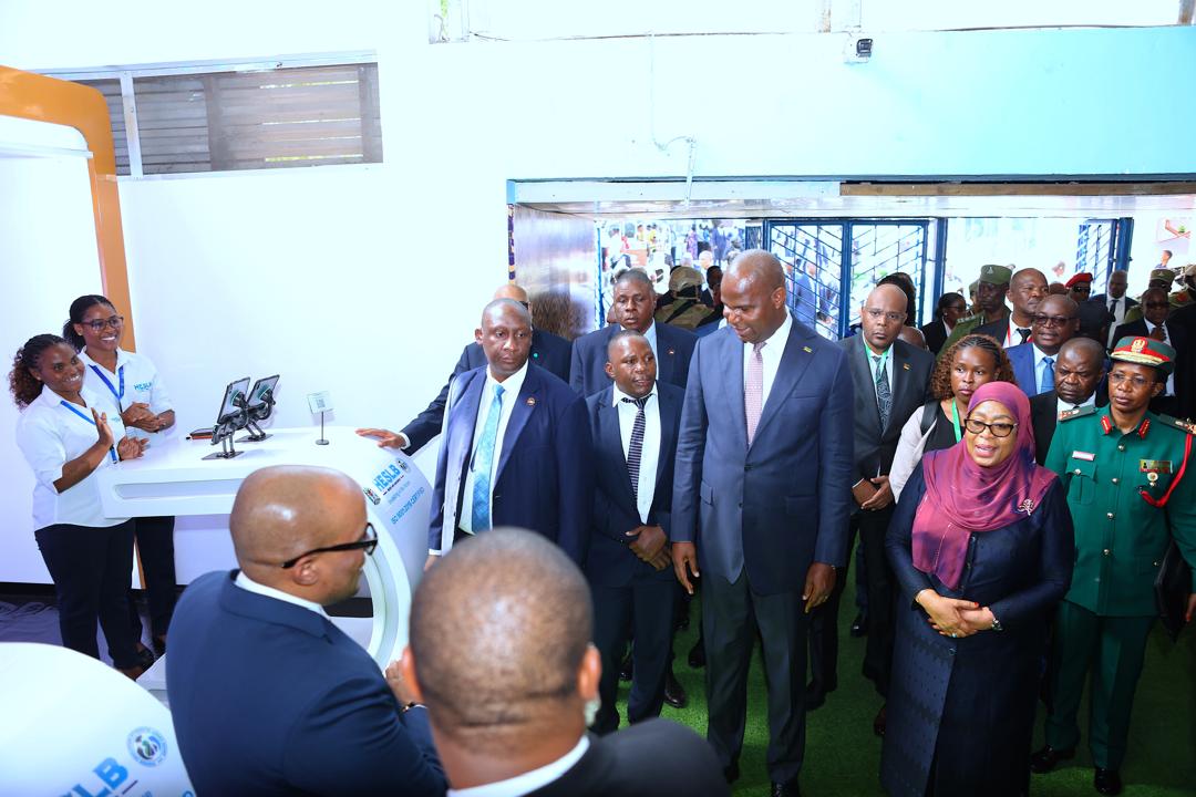 Rais Samia asalimia watoa huduma Banda la HESLB Sabasaba